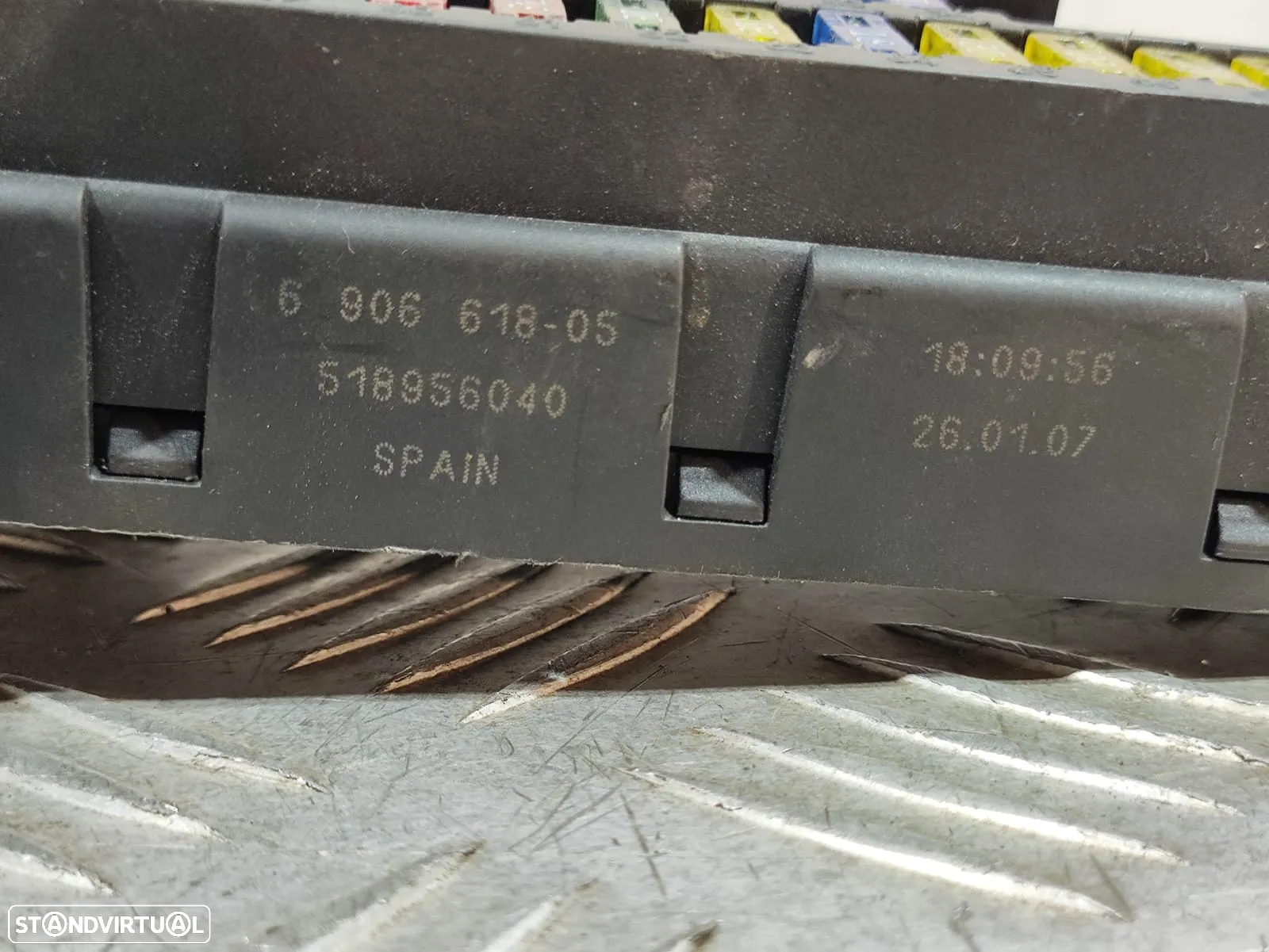 Caixa de fusíveis original BMW Serie 5/Serie 6 E60 E61/E63 E64 - 8