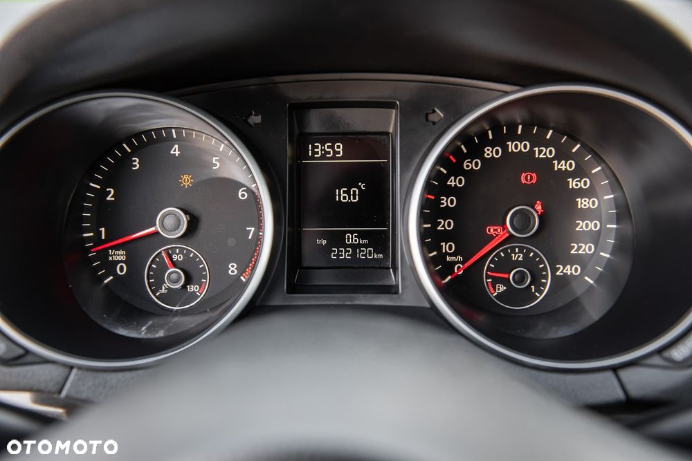 Volkswagen Golf - 17