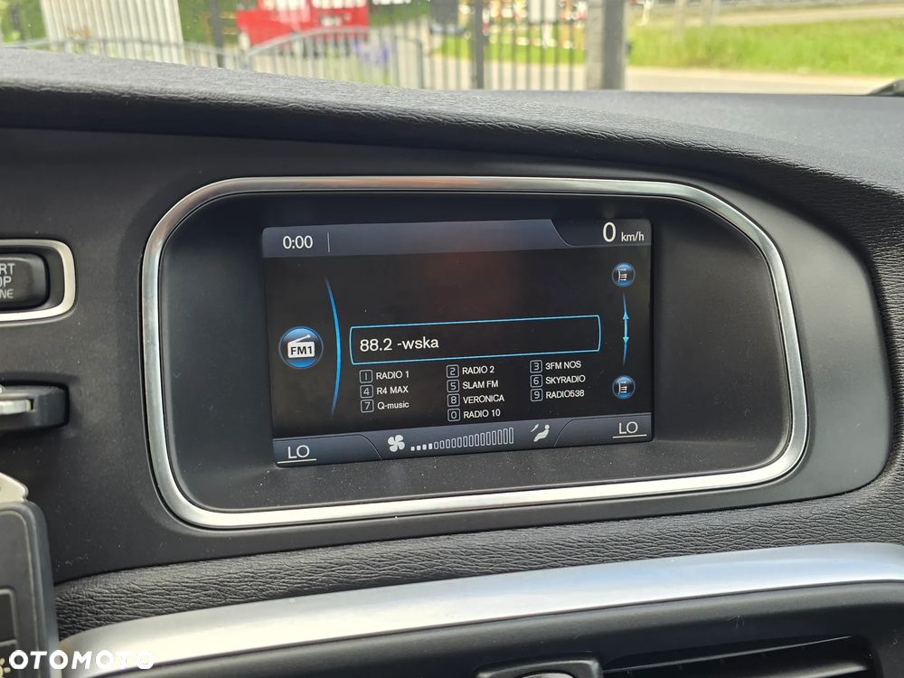 Volvo V40 D2 R Design - 35