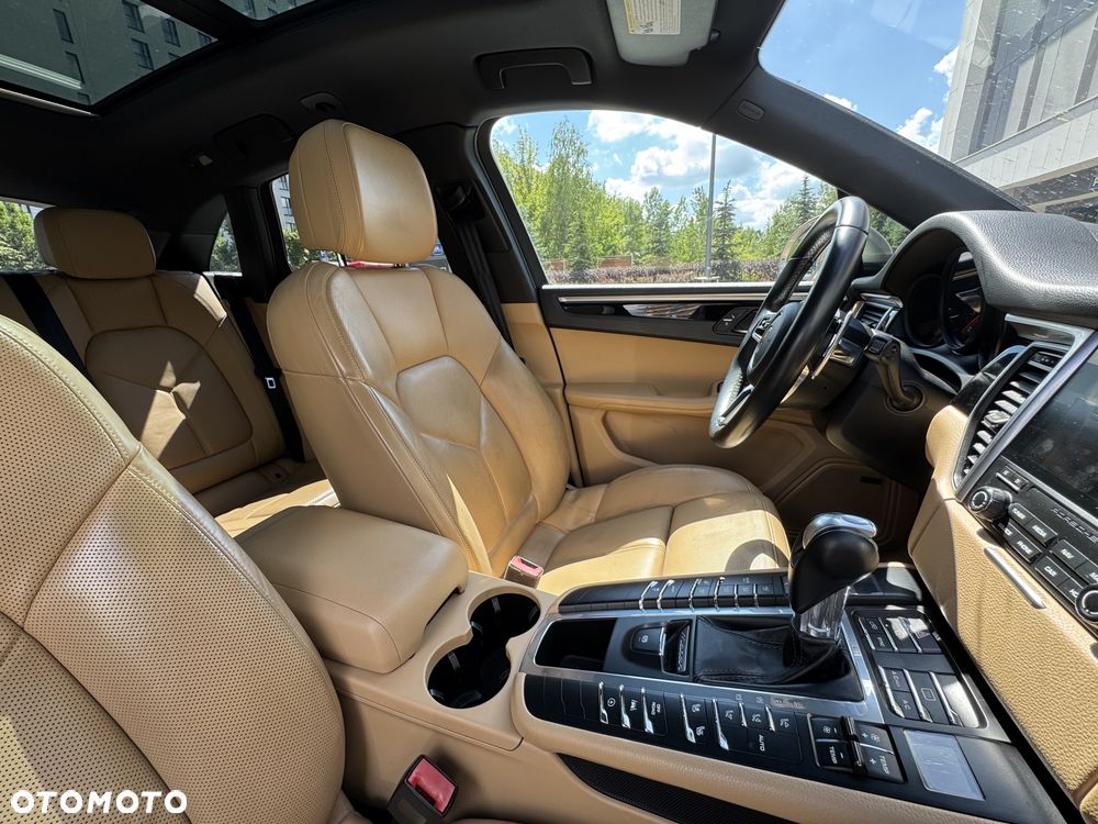 Porsche Macan - 13