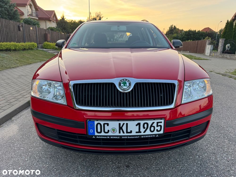 Skoda Octavia 1.6 Combi Ambiente - 10