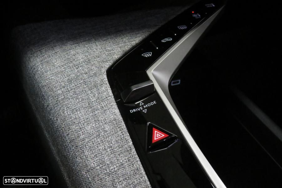 Peugeot 3008 1.2 Hybrid Allure e-DCS6 - 17