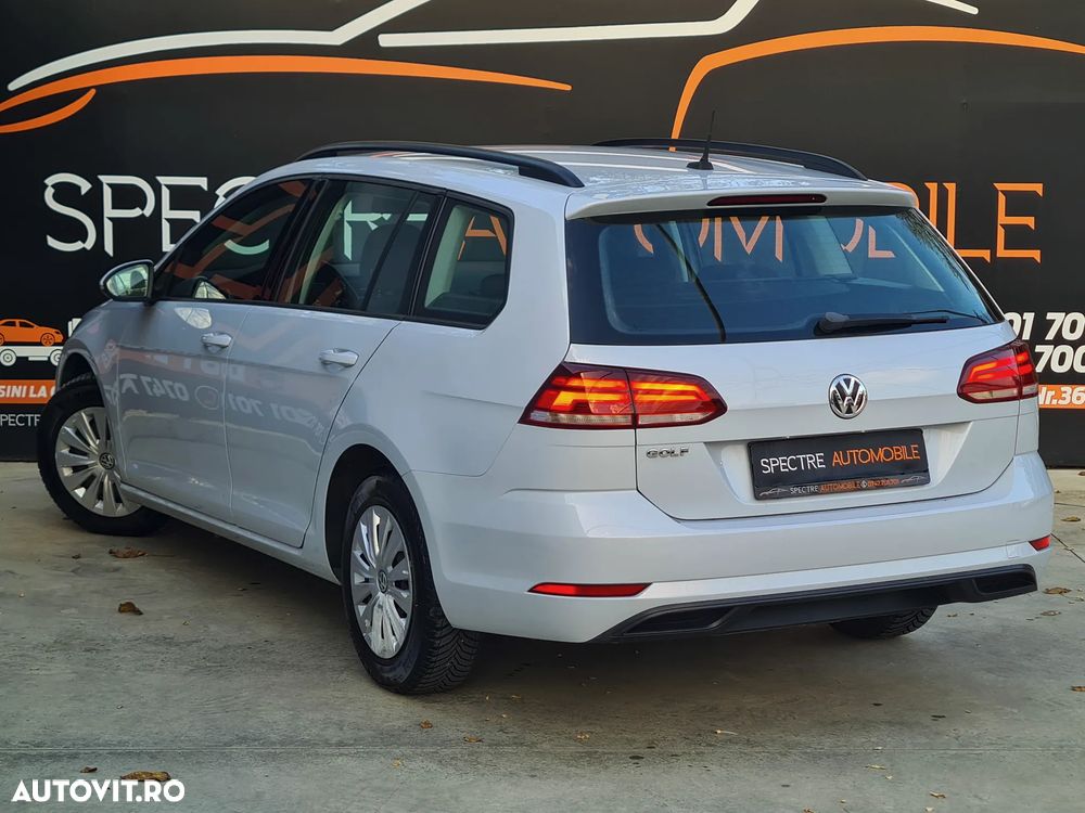 Volkswagen Golf - 5