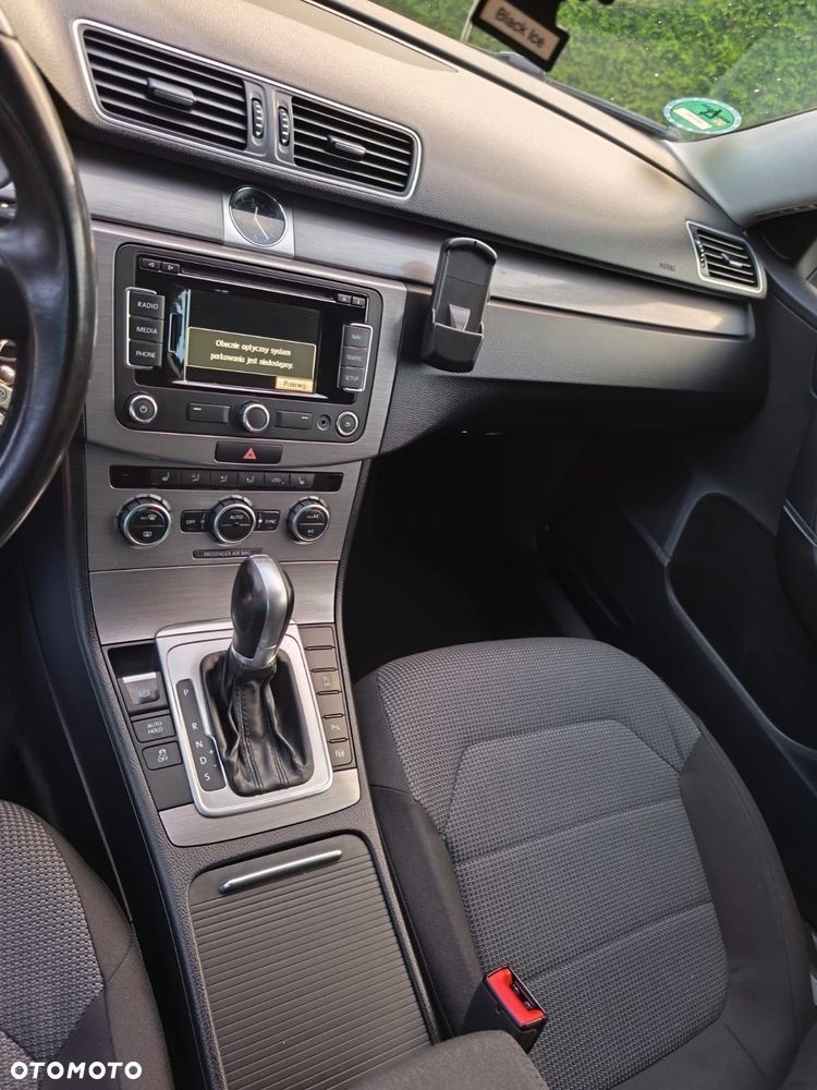 Volkswagen Passat 2.0 TDI Comfortline DSG - 10