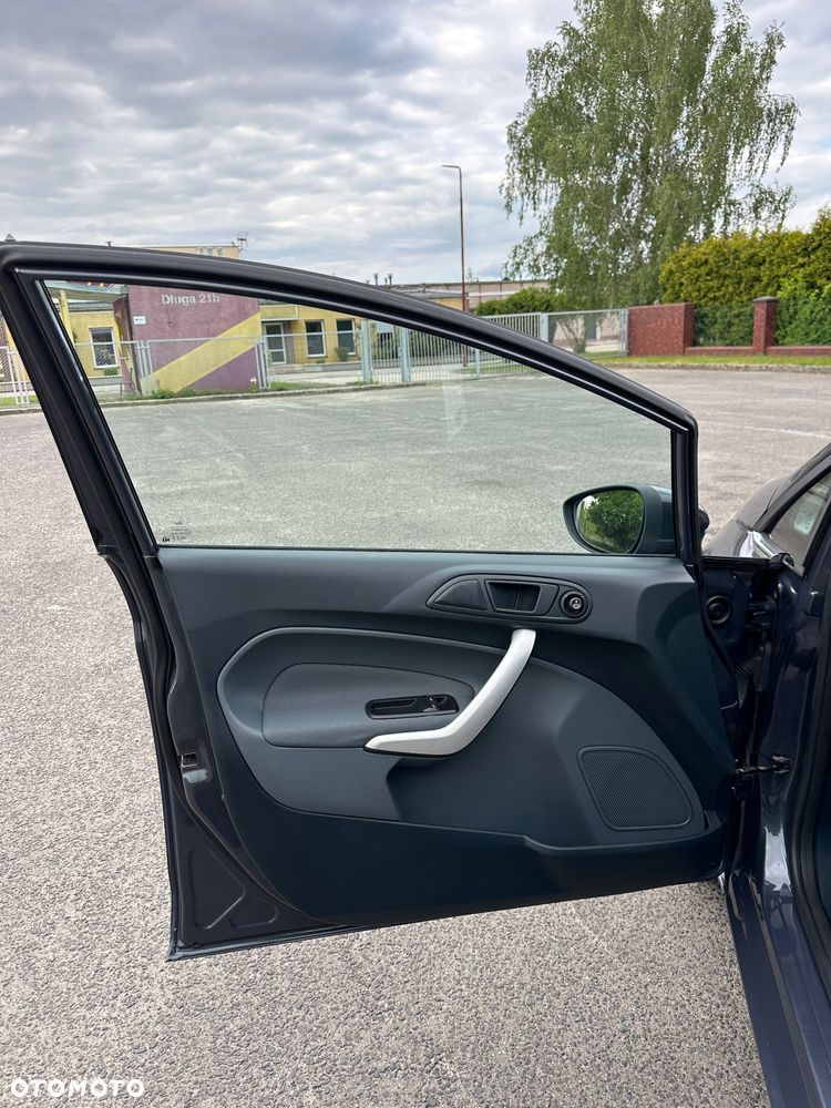 Ford Fiesta 1.25 Titanium EU5 - 22