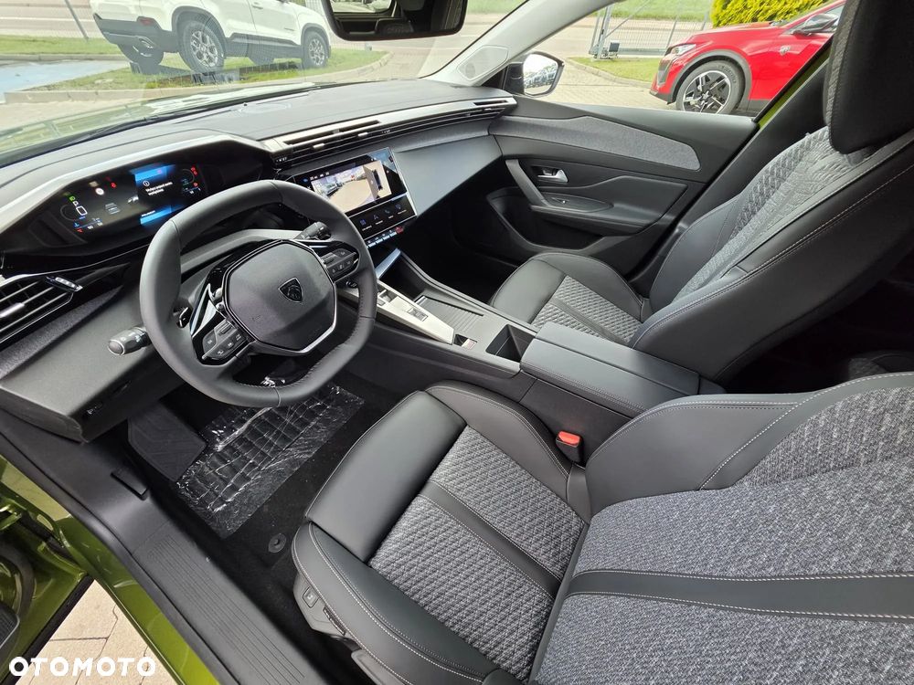 Peugeot 408 - 15