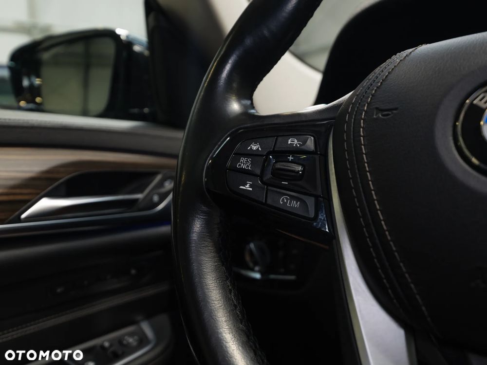 BMW Seria 6 640i xDrive - 38