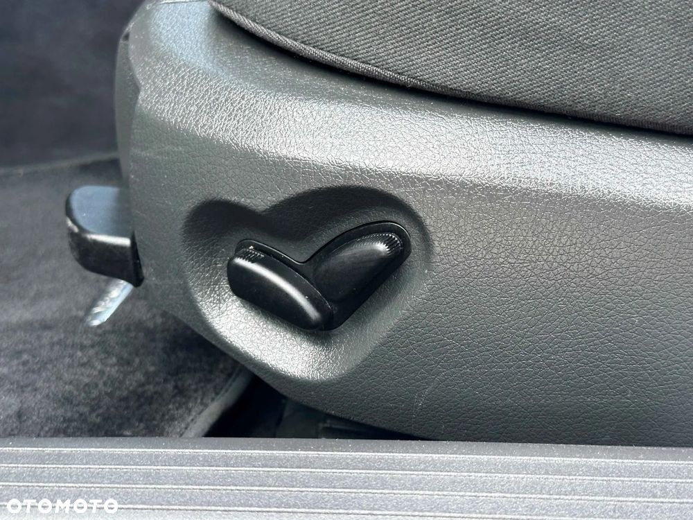 Mercedes-Benz Klasa E 240 Classic - 26