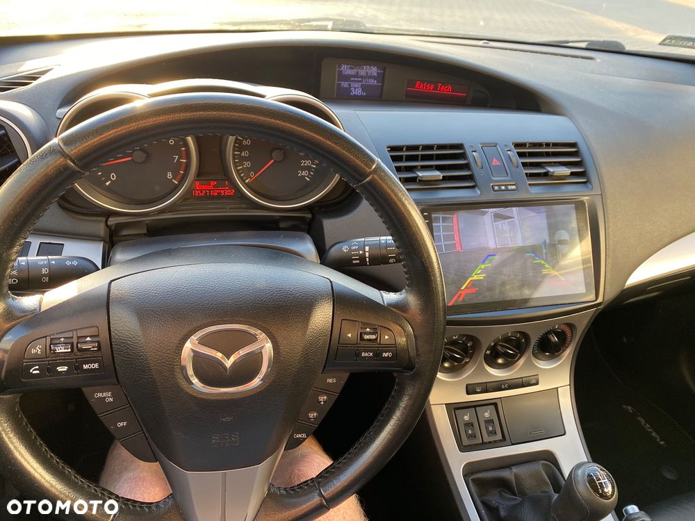 Mazda 3 1.6 Exclusive + - 15