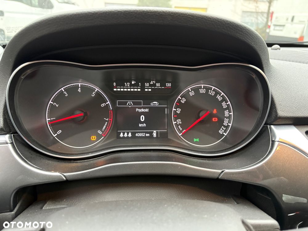 Opel Corsa 1.4 16V Cosmo - 8