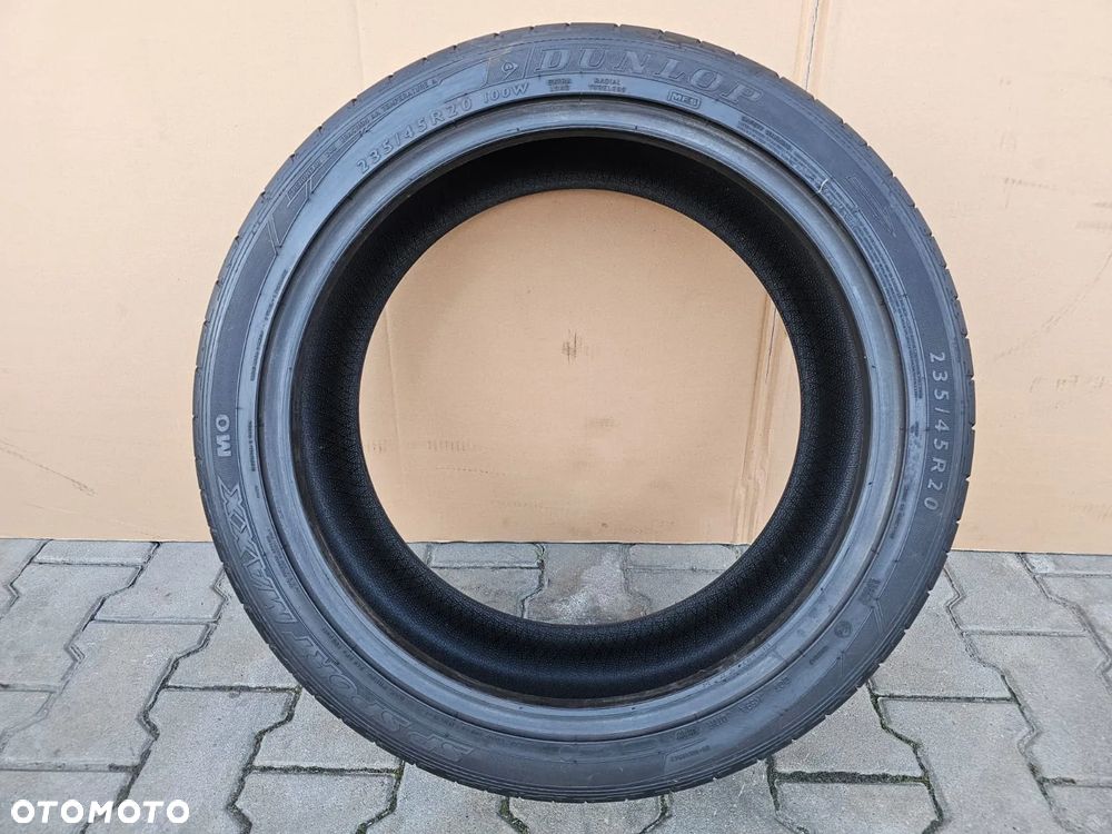 (O49) 235/45R20 100W 6,5mm XL 17r / Dunlop SP Sport Maxx - 4