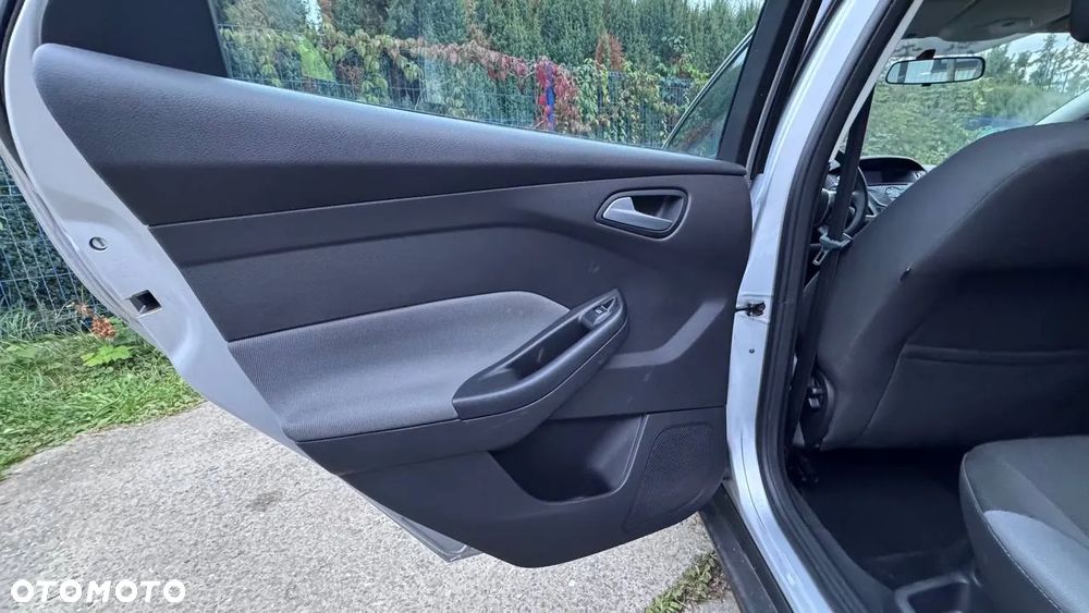 Ford Focus 1.6 TDCi DPF Trend - 12