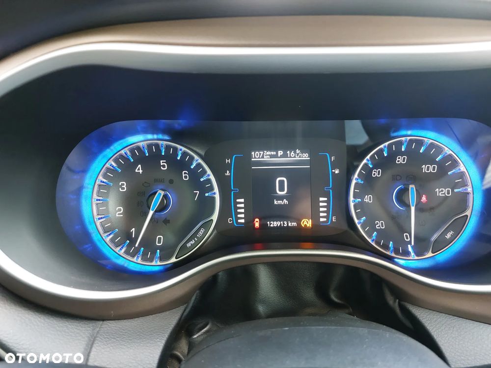 Chrysler Pacifica - 14