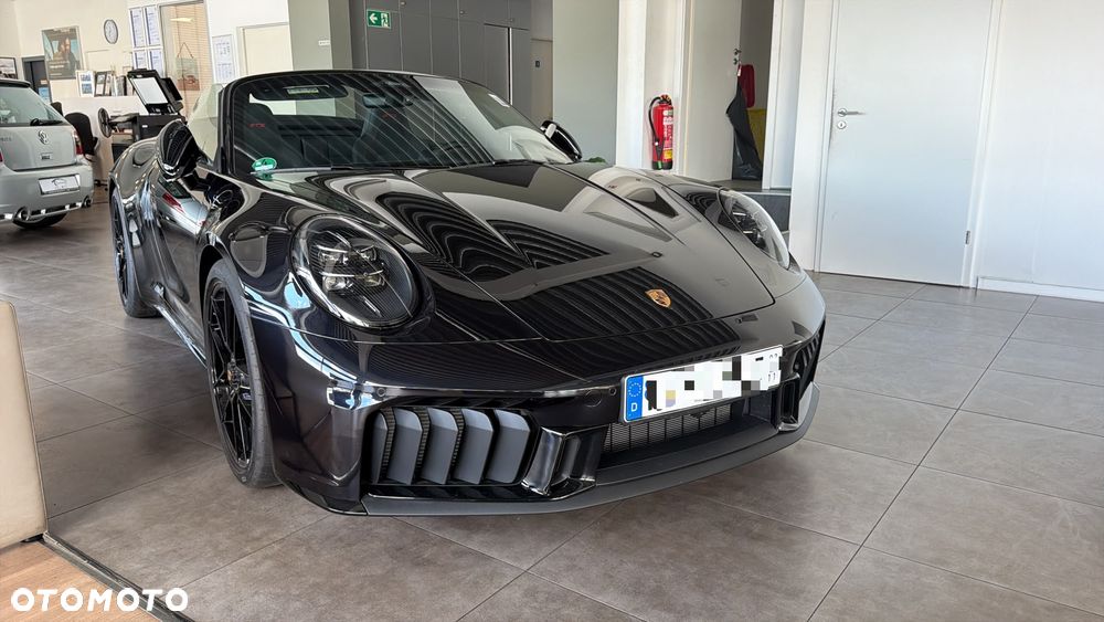 Porsche 911 Carrera T-Hybrid 4 GTS - 3