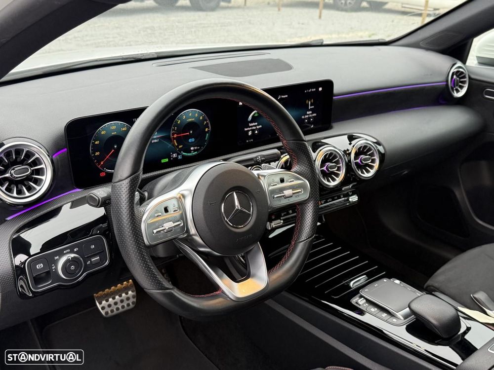 Mercedes-Benz A 250 Limousine e AMG Line - 22
