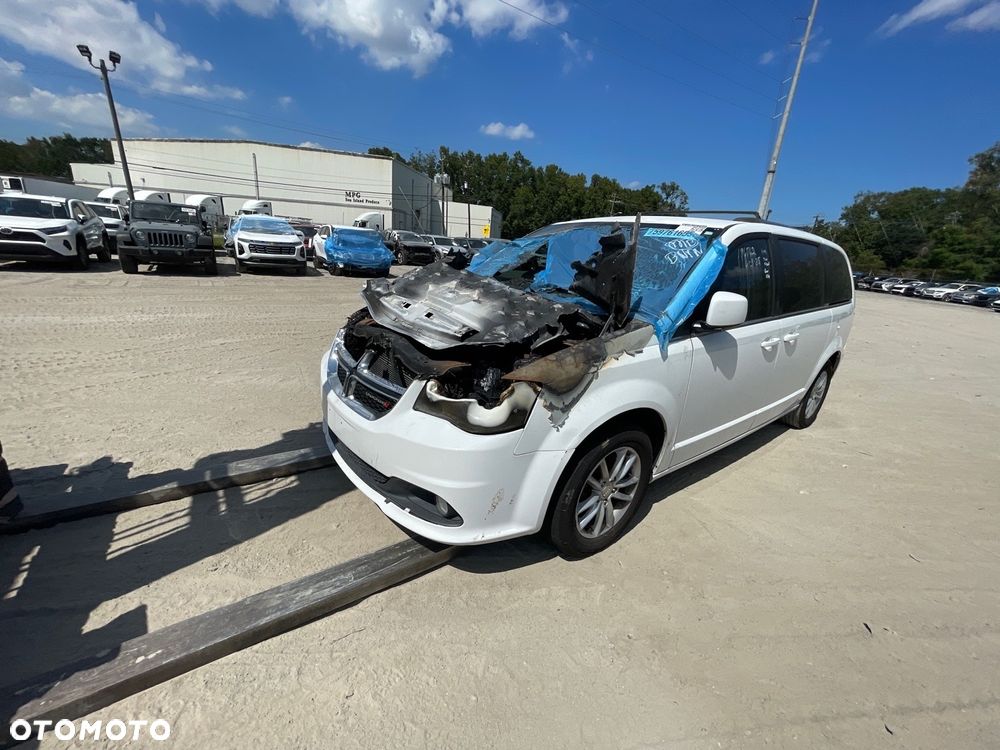 Dodge Grand Caravan 3.3 SE - 2