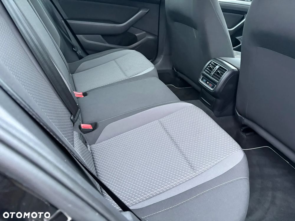 Volkswagen Passat 1.5 TSI EVO Trendline - 25