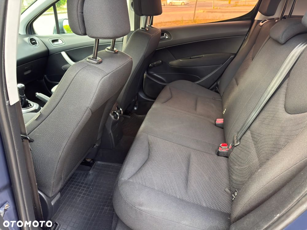 Peugeot 308 - 25