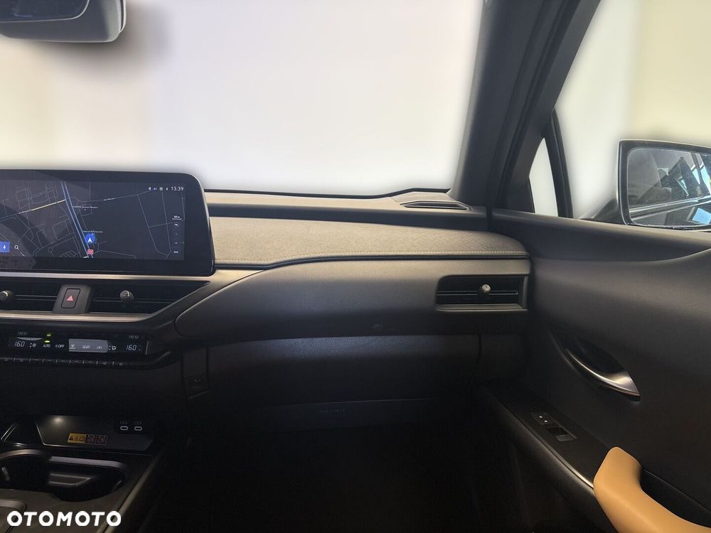 Lexus UX - 22