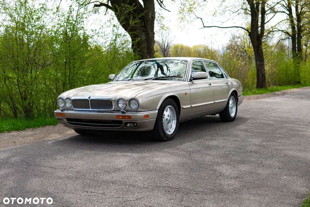 Jaguar XJ - 1