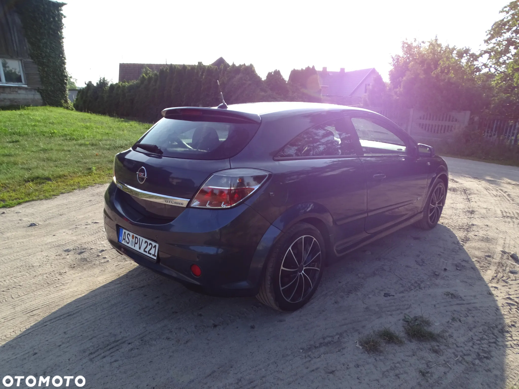 Opel Astra GTC 1.6 ECOTEC DI Turbo ecoFLEX Start/Stop - 4