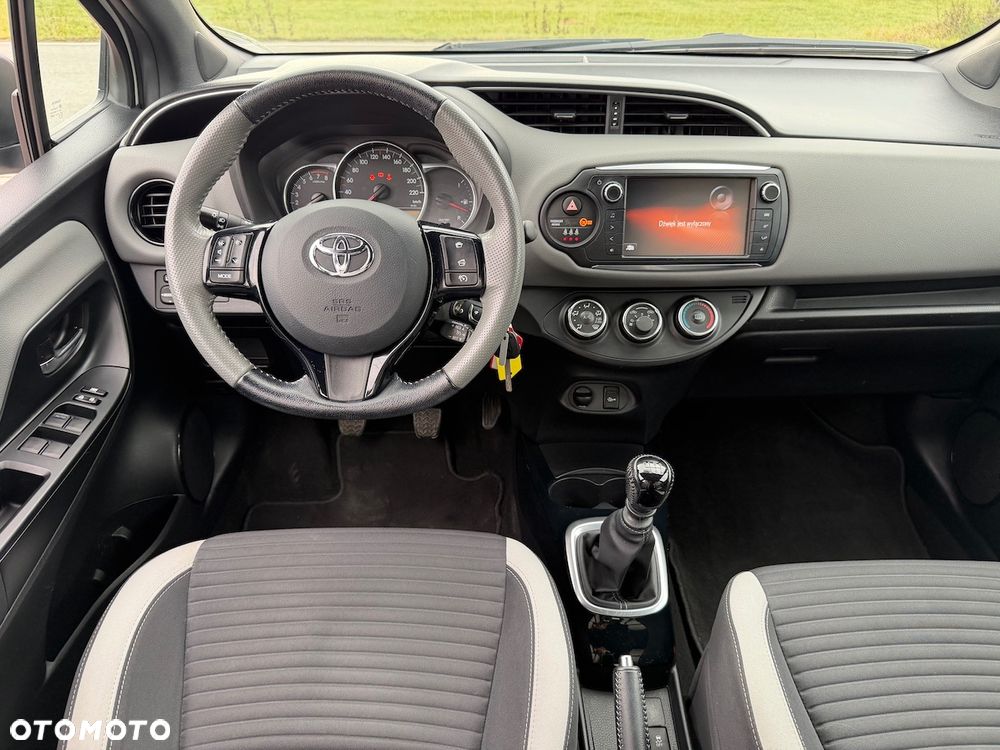Toyota Yaris 1.33 Premium - 6