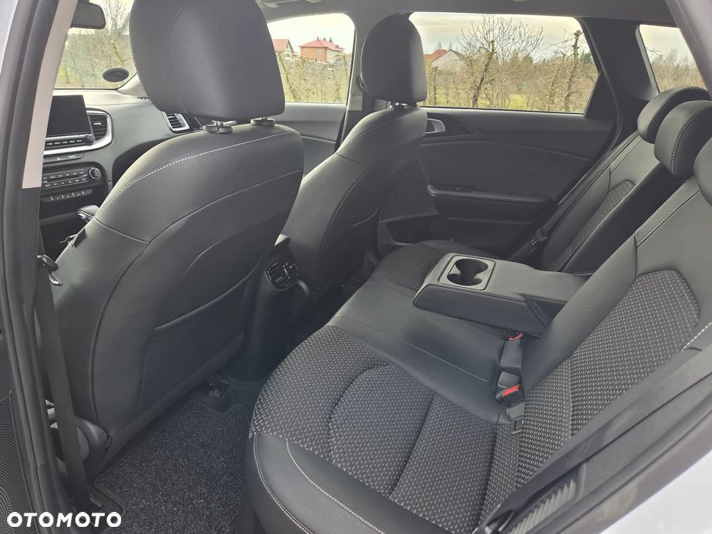 Kia Ceed 1.6 GDI PHEV L DCT - 16
