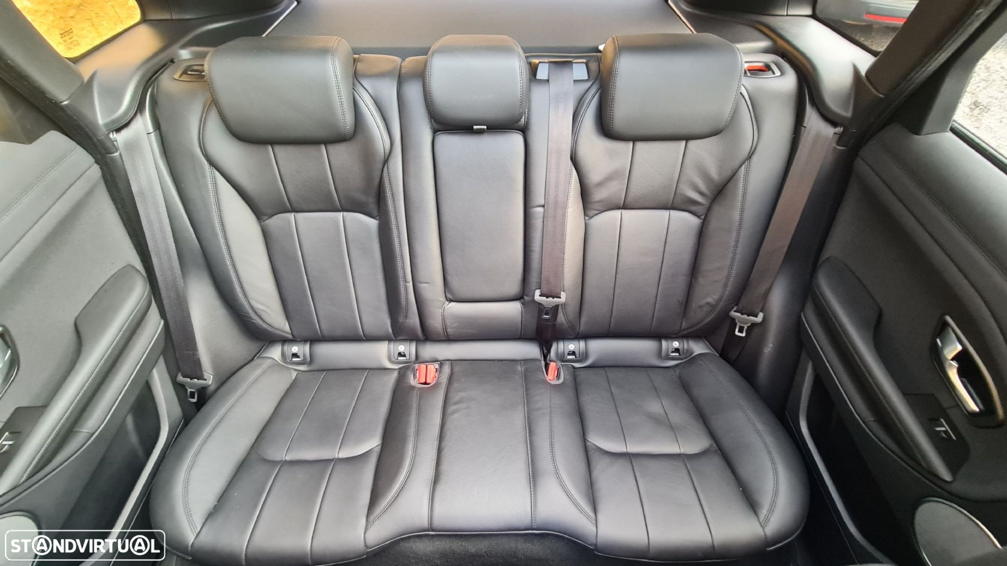 Land Rover Range Rover Evoque 2.0 TD4 SE - 37