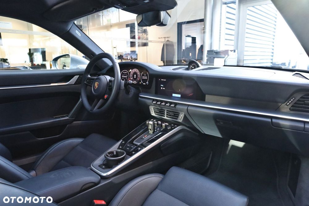 Porsche 911 Carrera S - 9