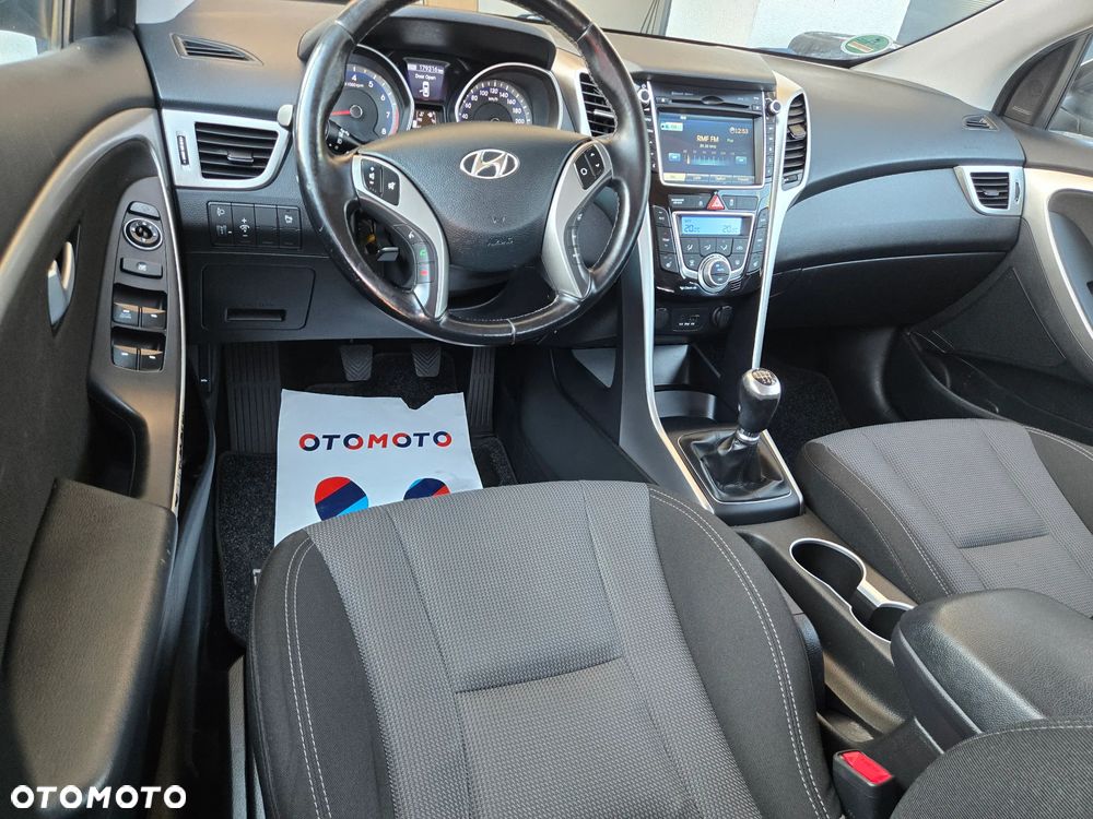 Hyundai i30 1.6 GDI Premium - 18