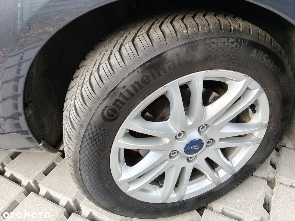 Ford Focus 1.6 16V Ghia - 14