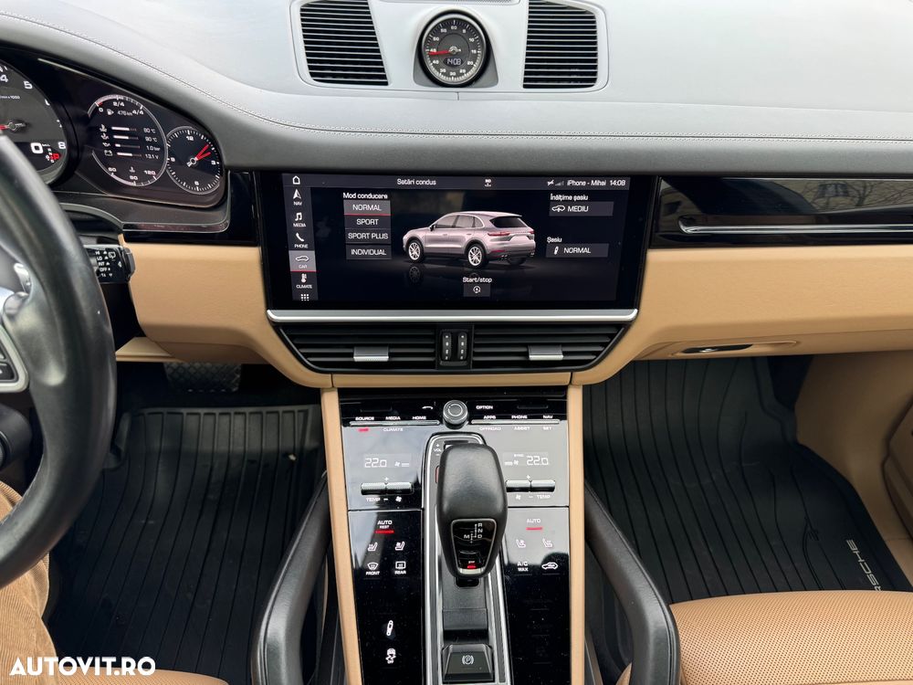 Porsche Cayenne - 11