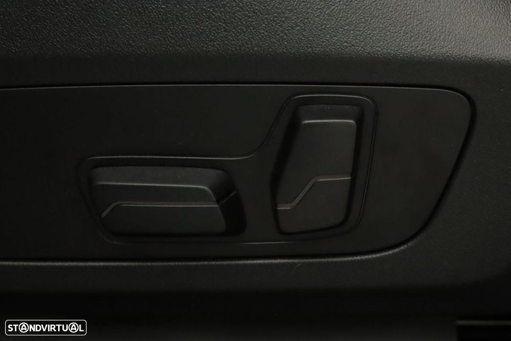 BMW iX2 eDrive20 Pack Desportivo M - 24