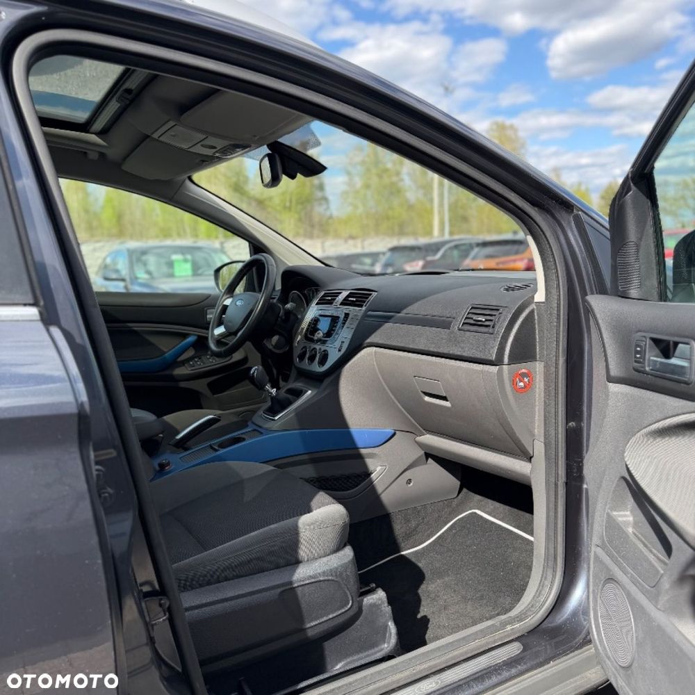 Ford Kuga - 37