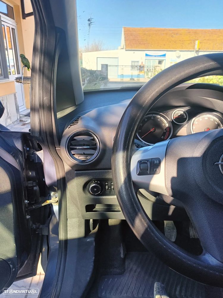 Opel Corsa 1.2 Enjoy - 19