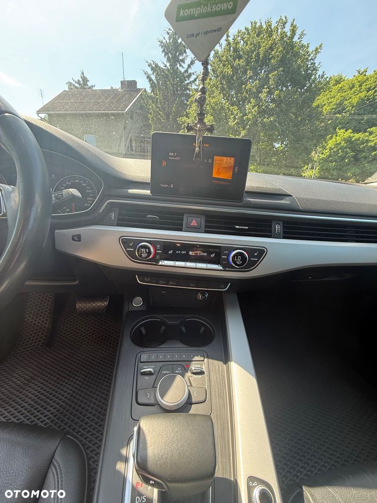 Audi A4 Limousine - 12