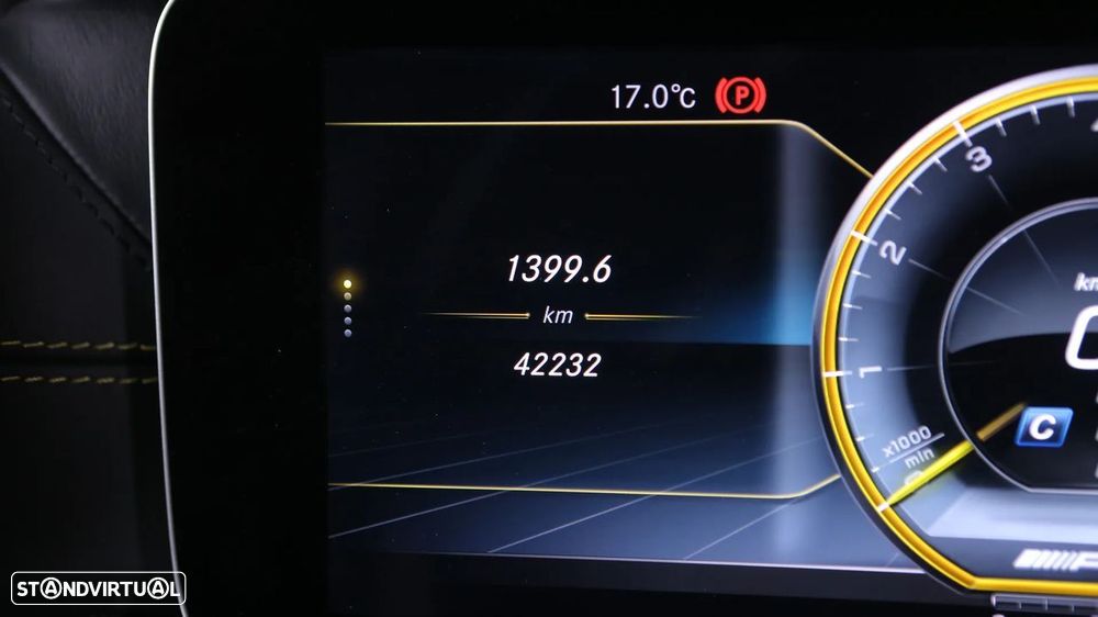 Mercedes-Benz E 63 AMG S 4-Matic+ - 26