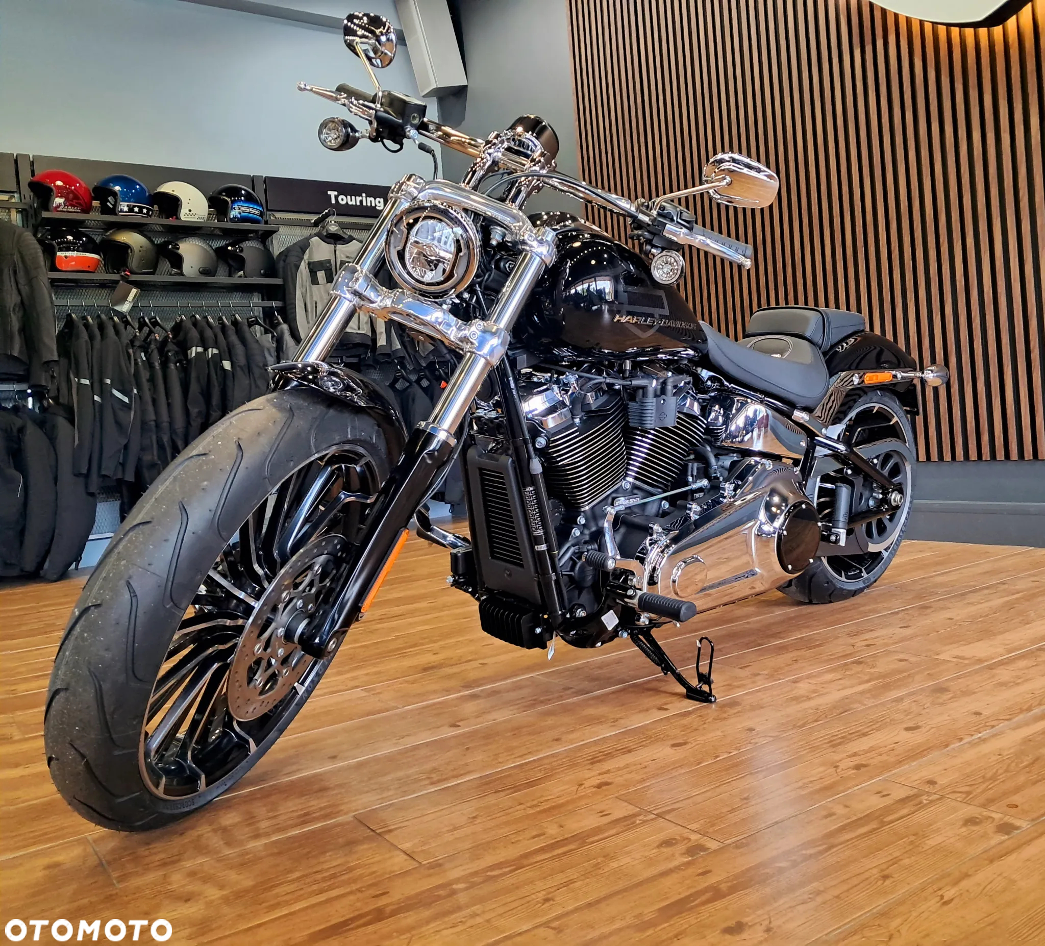 Harley-Davidson Softail Breakout - 15