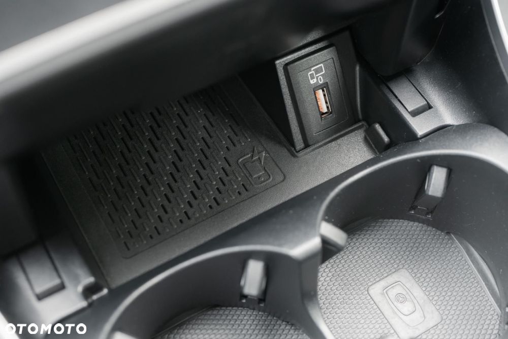 Mercedes-Benz Klasa C 300 9G-TRONIC - 24