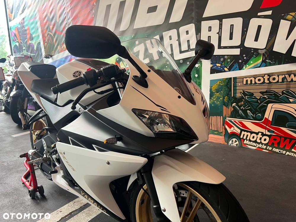 Yamaha YZF - 6