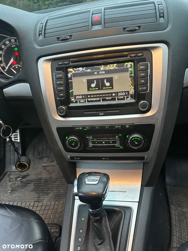 Skoda Octavia 2.0 TDI DPF DSG RS - 17