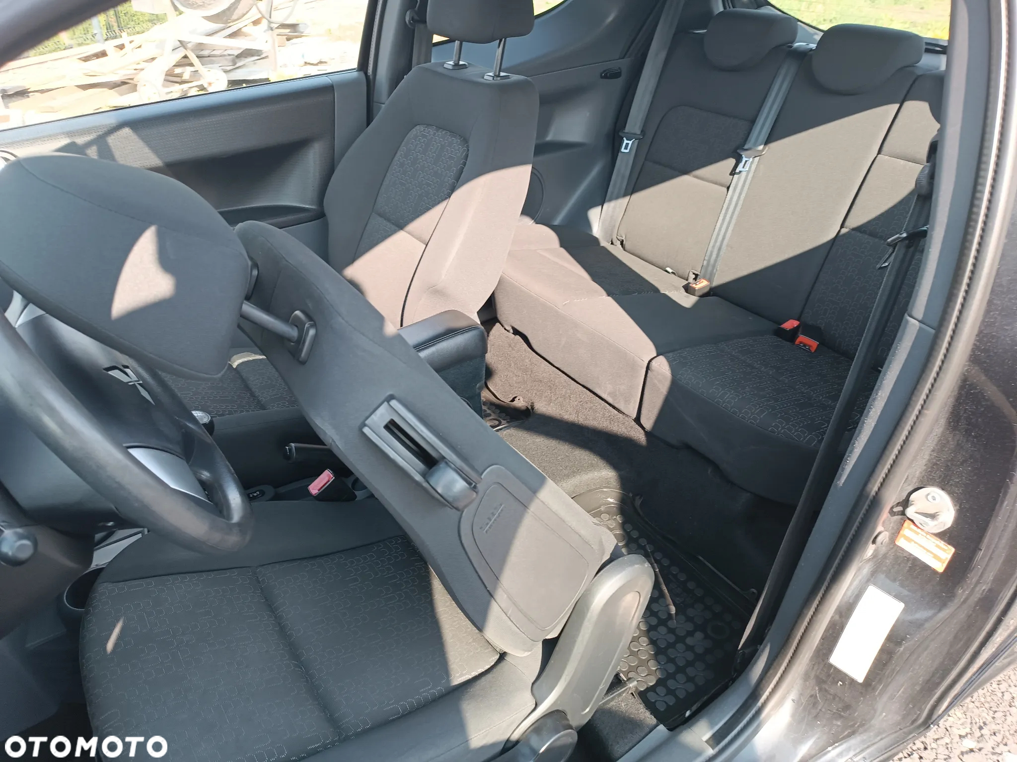 Mitsubishi Colt 1.1 - 13