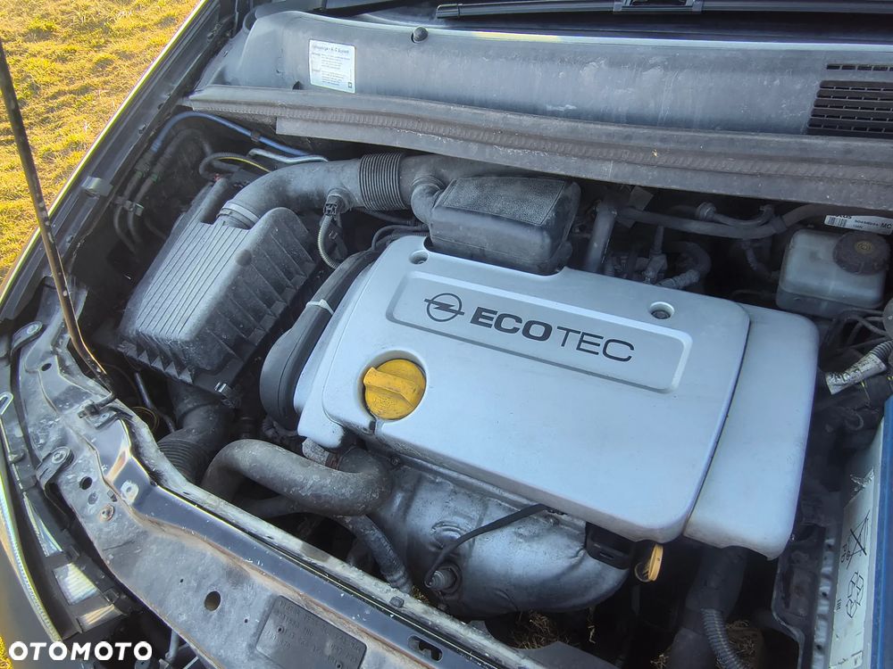 Opel Zafira 1.6 - 14