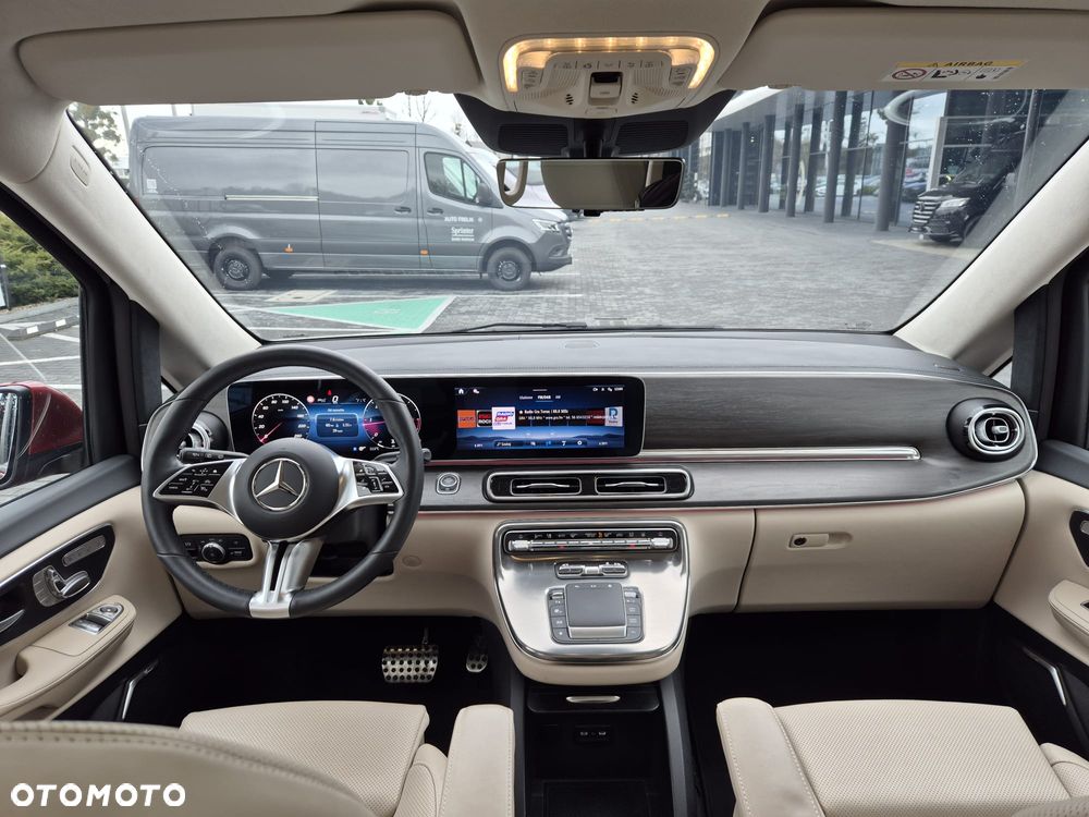 Mercedes-Benz Klasa V - 12