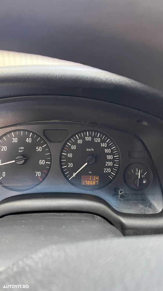 Opel Astra Classic 1.4i - 11