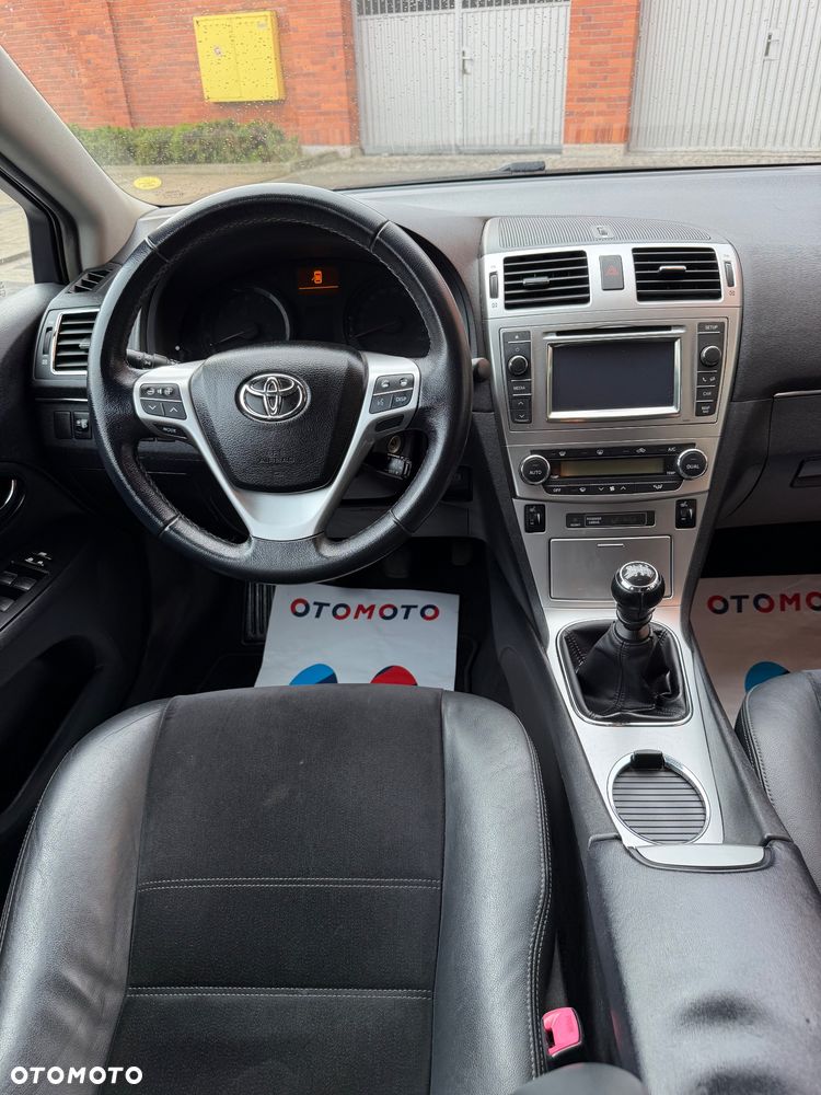 Toyota Avensis 1.8 Sol plus NAVI - 40
