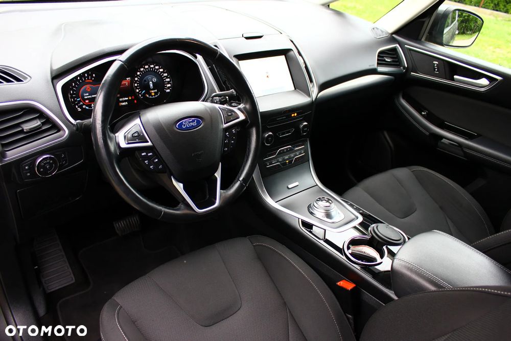 Ford S-Max 2.0 TDCi Titanium PowerShift - 24