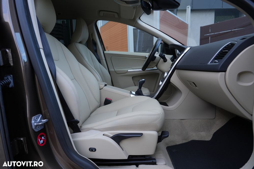 Volvo XC 60 D4 Summum - 11
