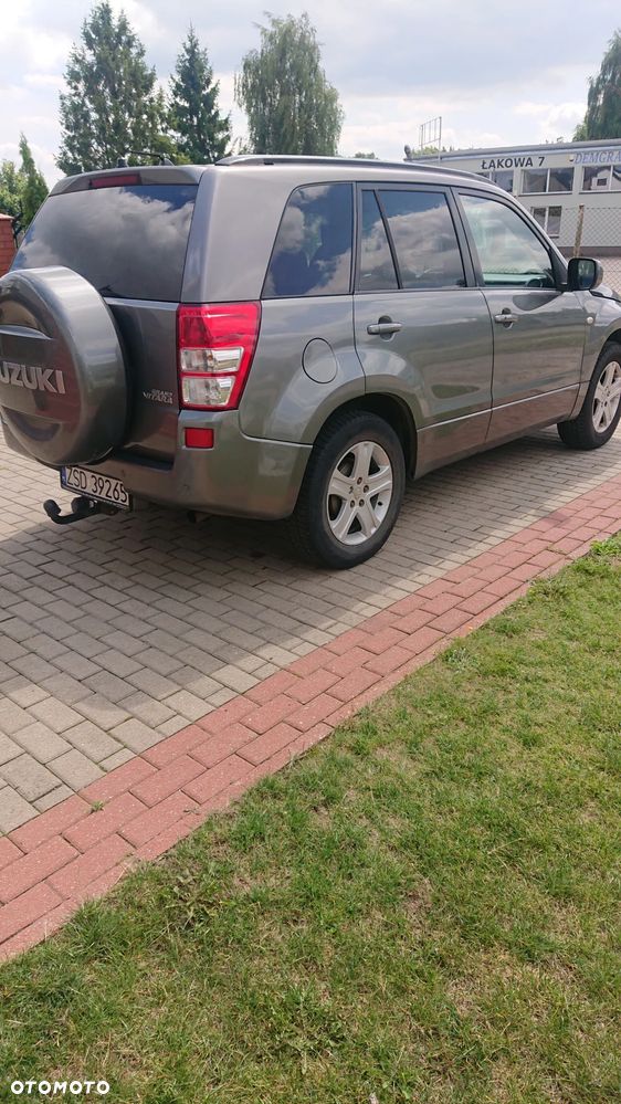Suzuki Grand Vitara 2.0 Club - 9