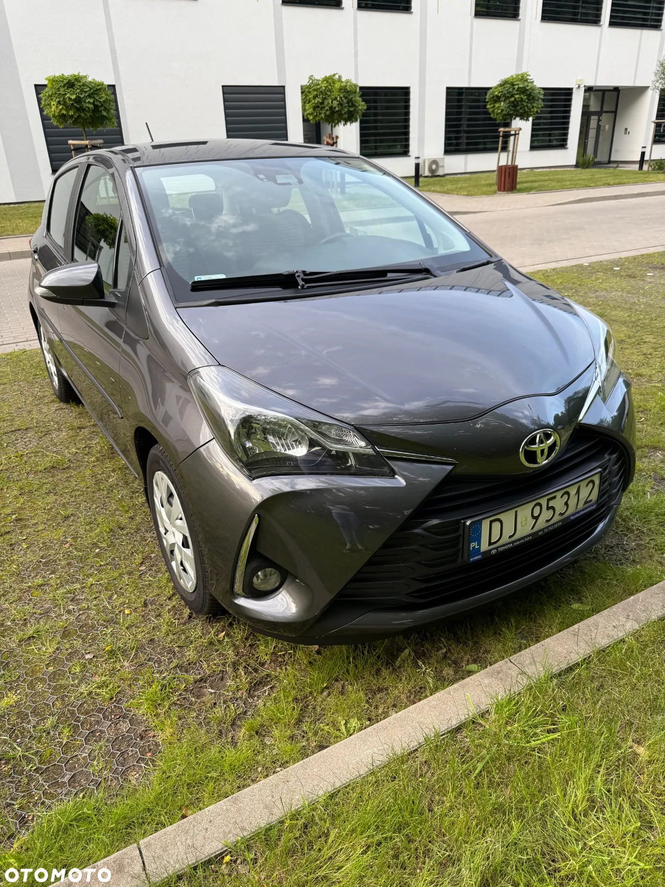 Toyota Yaris 1.5 Premium - 8